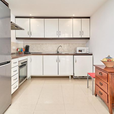 1 Bed Apartment With Sea View Нерха Екстериор снимка