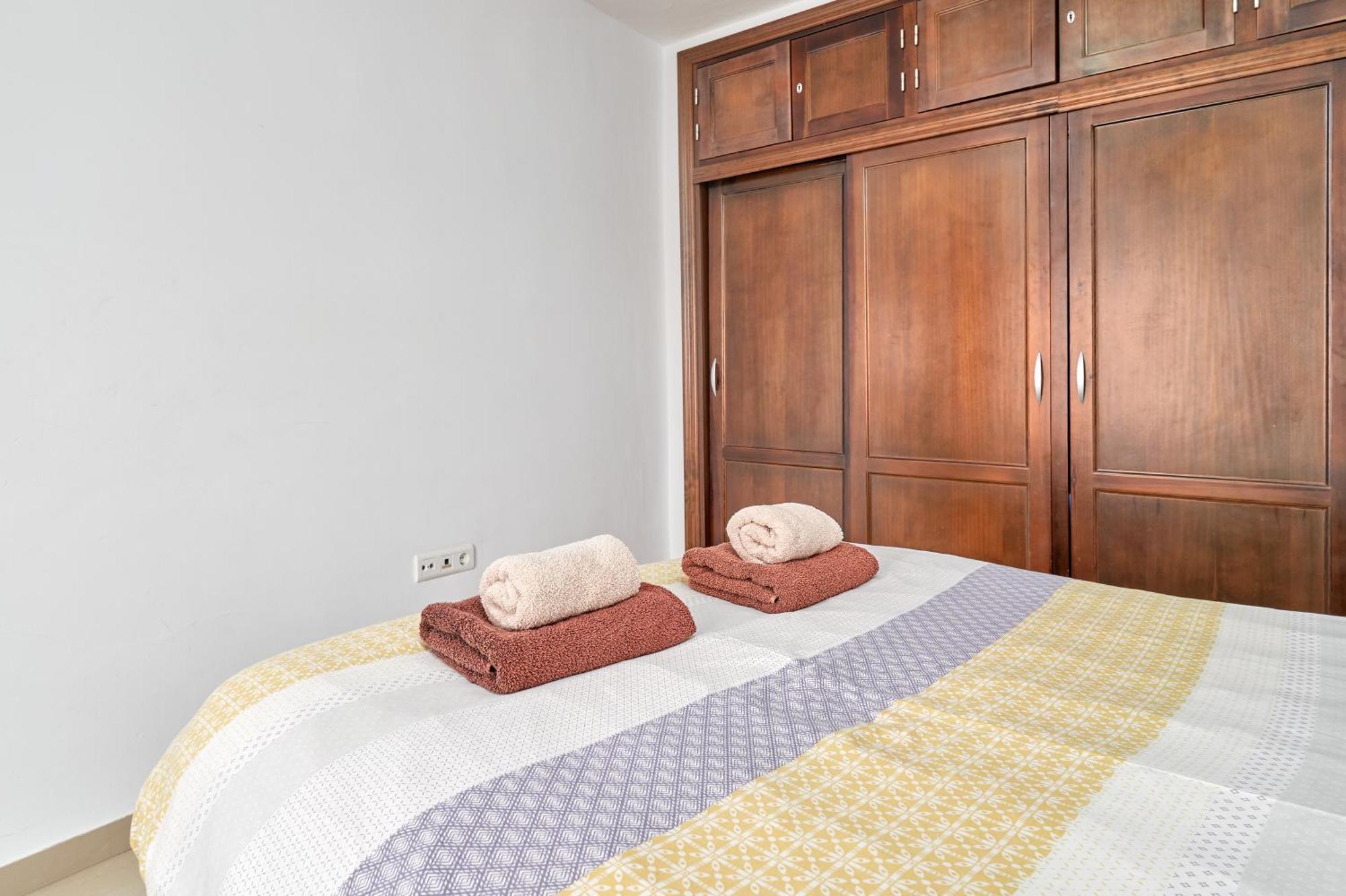1 Bed Apartment With Sea View Нерха Екстериор снимка